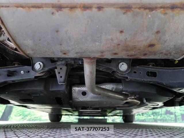 Toyota PRIUS 2018-08 379247-19