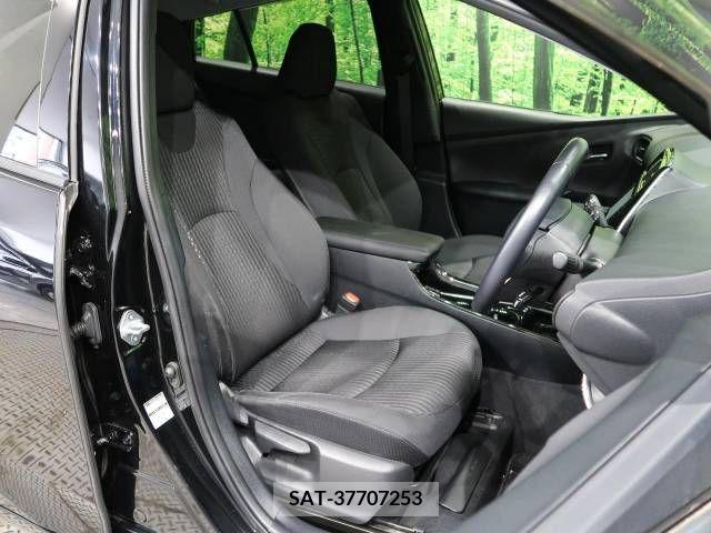 Toyota PRIUS 2018-08 379247-8