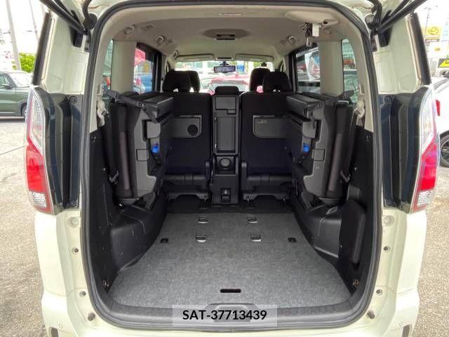 Nissan SERENA 2016-11 247954-10