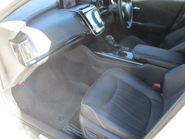 Toyota CROWN SEDAN 2018-07 27536-14