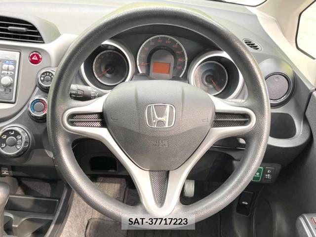 Honda FIT 2013-03 256544-11