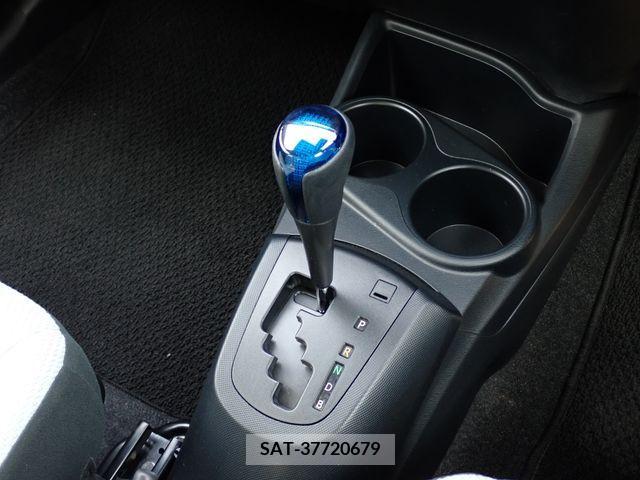 Toyota AQUA 2019-06 356090-8