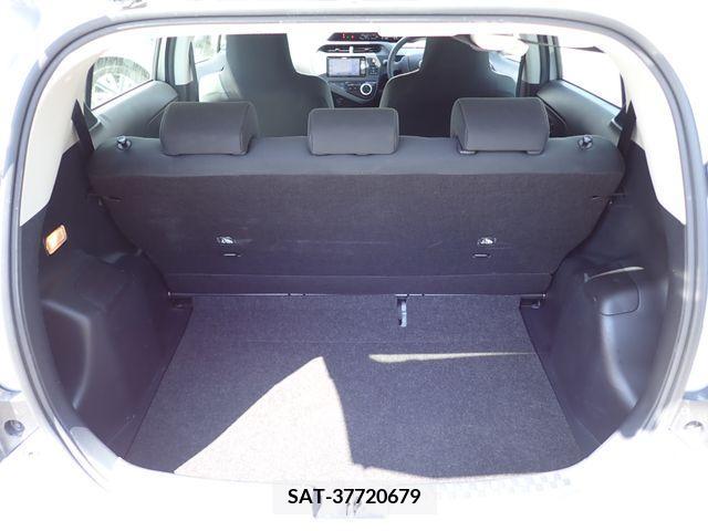 Toyota AQUA 2019-06 356090-17