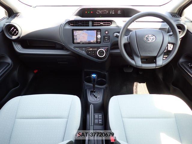 Toyota AQUA 2019-06 356090-1