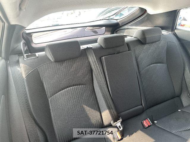 Toyota PRIUS 2019-04 384973-5