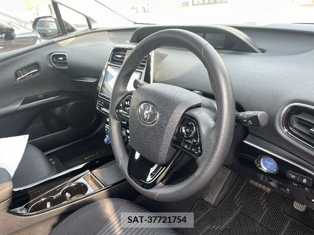 Toyota PRIUS 2019-04 384973-6
