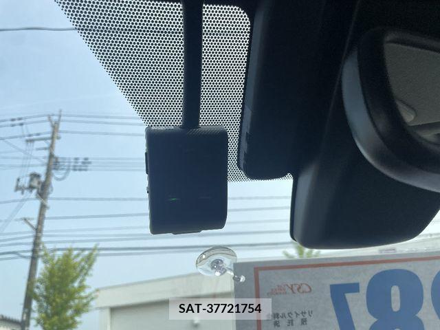 Toyota PRIUS 2019-04 384973-17