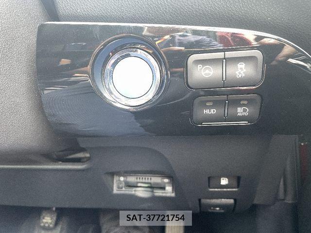 Toyota PRIUS 2019-04 384973-12