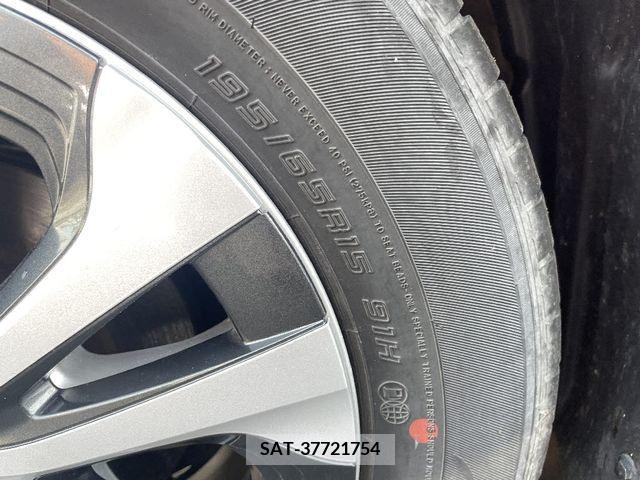 Toyota PRIUS 2019-04 384973-21
