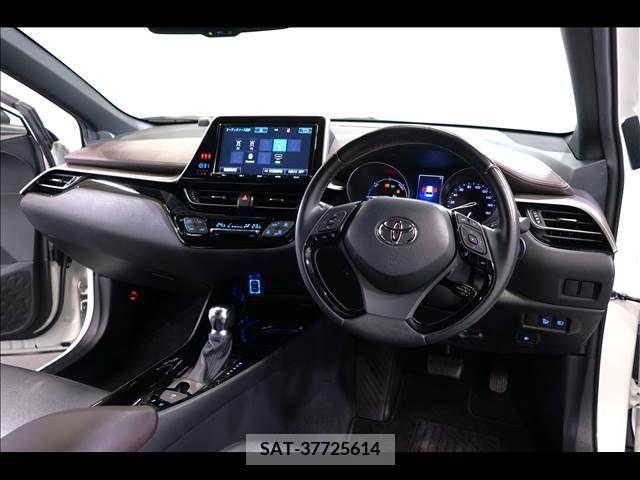 Toyota C-HR 2017-09 265455-1