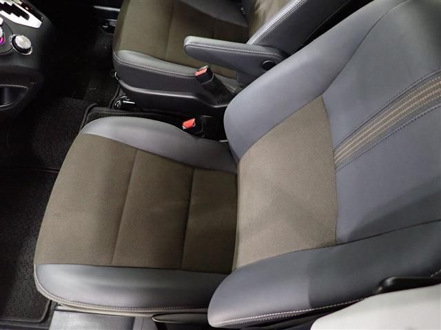 Toyota SIENTA 2022-05 27142-27