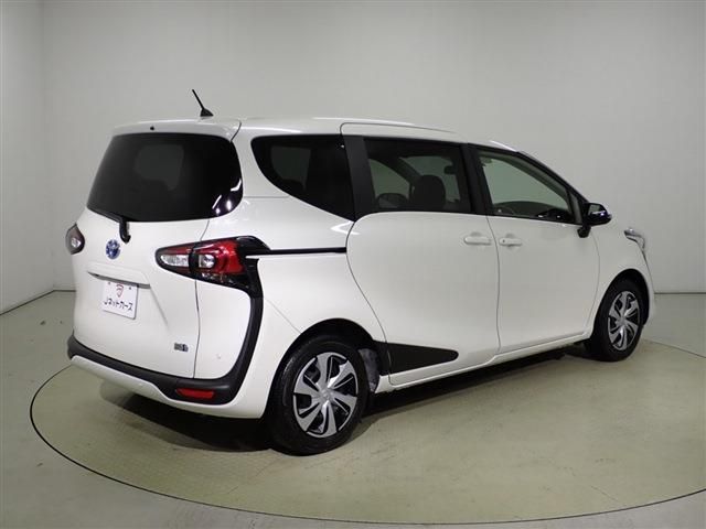Toyota SIENTA 2022-05 27142-3
