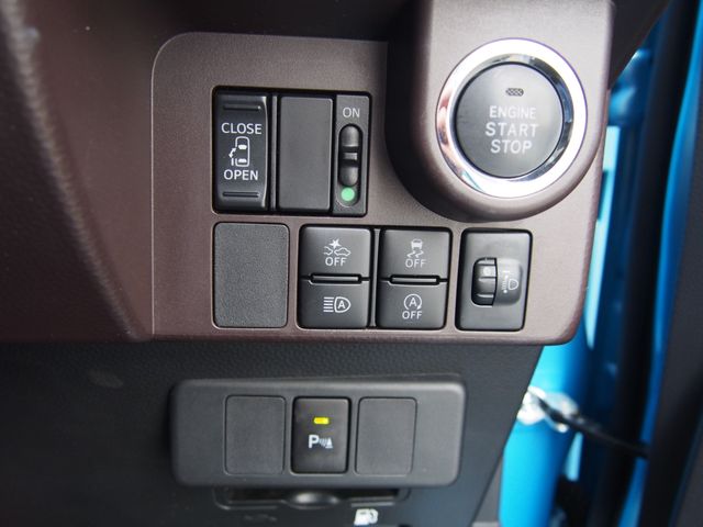 Toyota ROOMY 2019-10 7382-12
