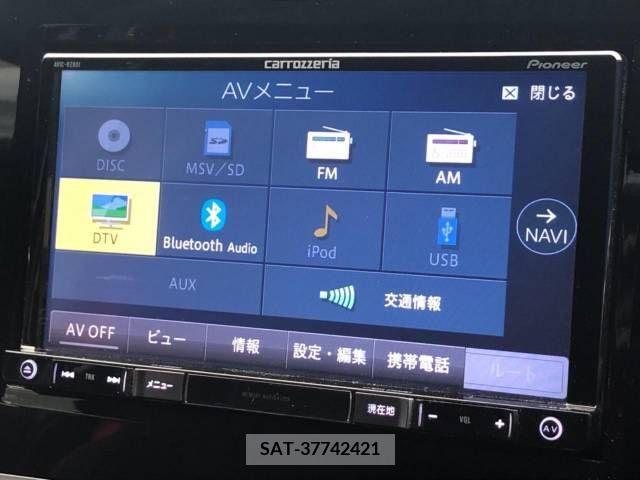 Renault LUTECIA 2018-06 244352-4