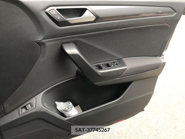 VolksWagen T-ROC 2021-09 388846-23
