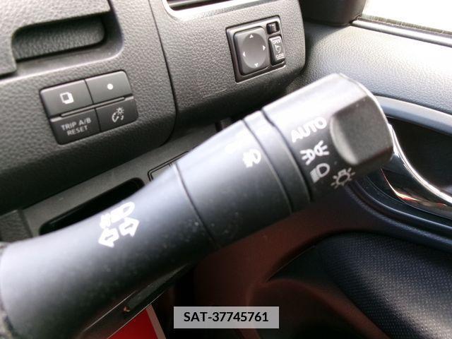 Nissan SERENA 2013-08 368075-21