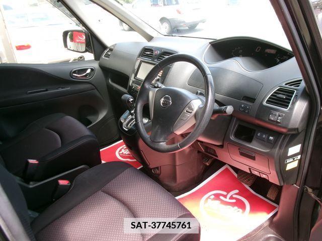 Nissan SERENA 2013-08 368075-17