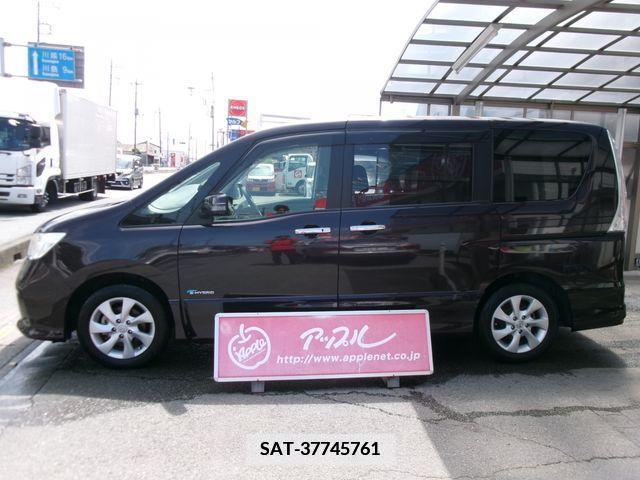 Nissan SERENA 2013-08 368075-8