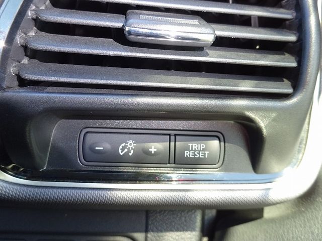 Nissan SERENA 2016-08 17655-27
