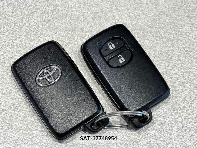 Toyota PRIUS 2015-09 281824-13
