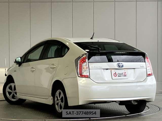 Toyota PRIUS 2015-09 281824-2