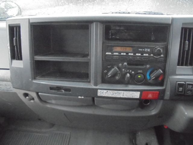 Isuzu ELF TRUCK 2011-12 8076-15