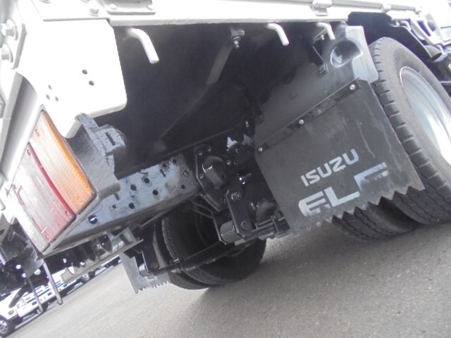 Isuzu ELF TRUCK 2011-12 8076-22