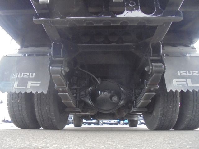 Isuzu ELF TRUCK 2011-12 8076-23