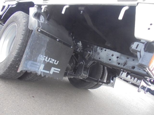 Isuzu ELF TRUCK 2011-12 8076-24