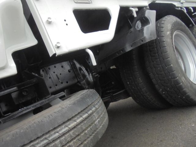 Isuzu ELF TRUCK 2011-12 8076-25