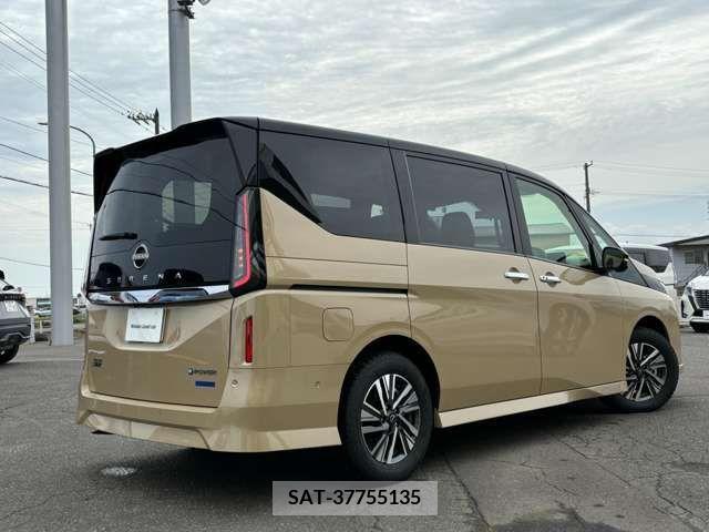 Nissan SERENA 2023-07 284307-1