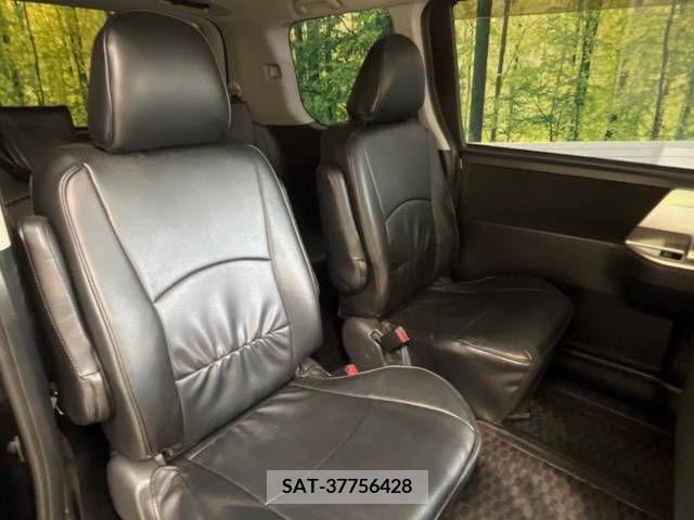 Toyota VOXY 2010-11 328111-9