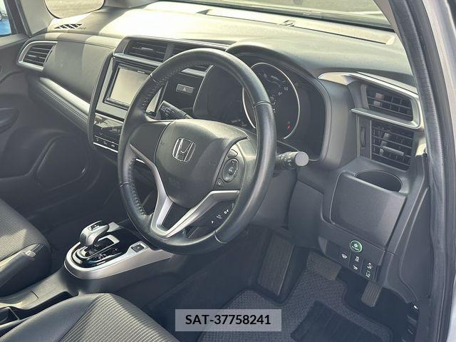 Honda FIT HYBRID 2019-02 244875-8