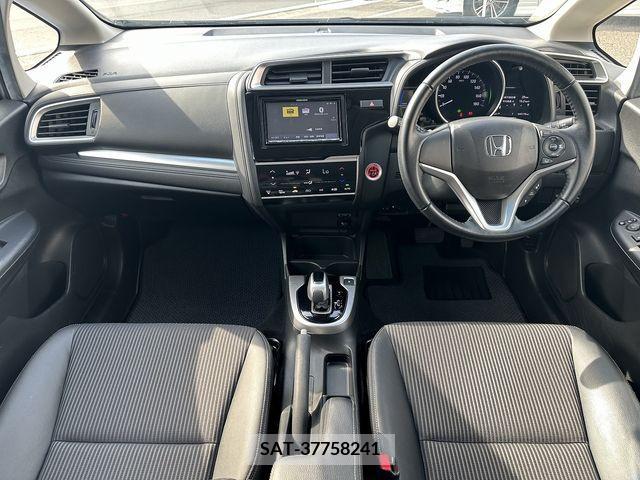 Honda FIT HYBRID 2019-02 244875-7