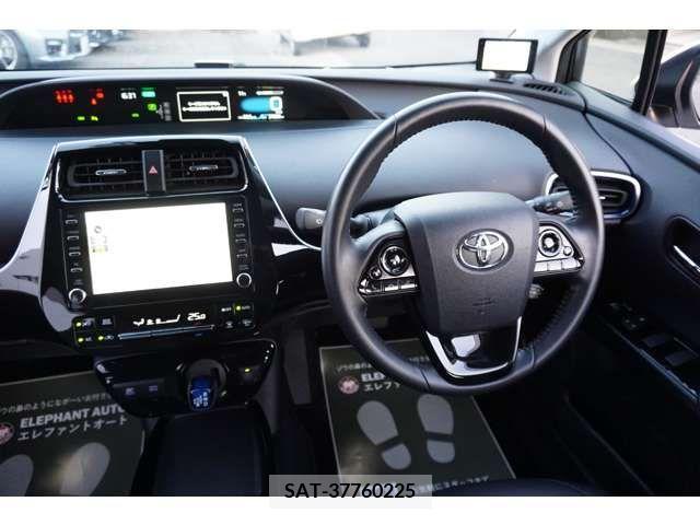 Toyota PRIUS 2021-07 206031-6