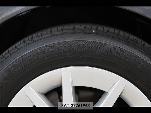 Toyota PRIUS ALPHA 2014-11 366781-5