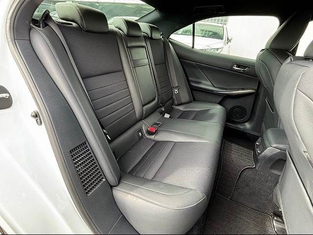 Lexus IS 2013-06 185966-5