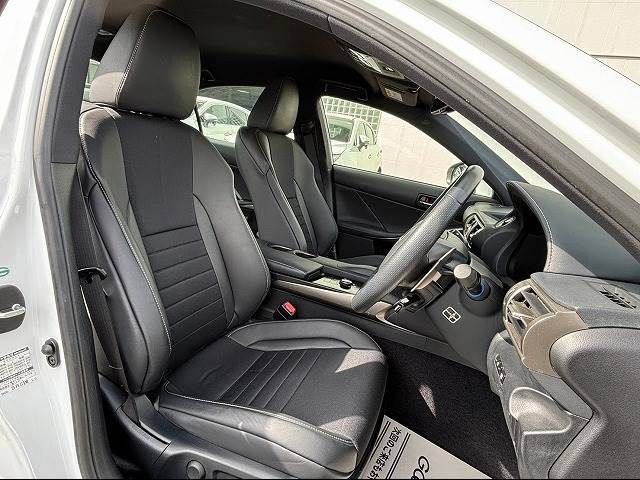 Lexus IS 2013-06 185966-4