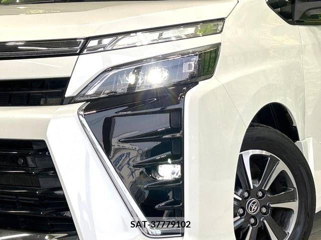 Toyota VOXY 2019-12 243426-12