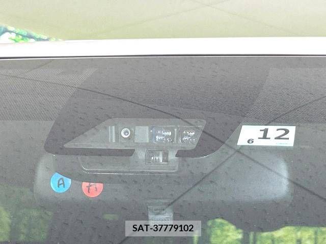 Toyota VOXY 2019-12 243426-2