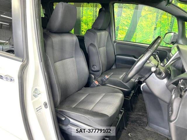 Toyota VOXY 2019-12 243426-8