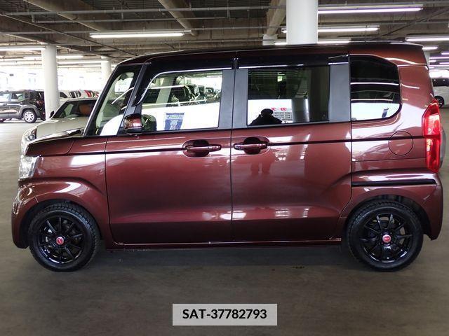 Honda N BOX 2022-01 335989-8