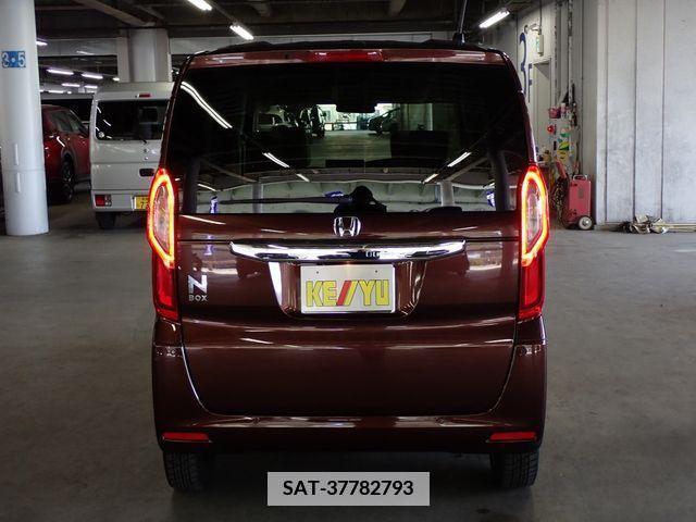 Honda N BOX 2022-01 335989-5