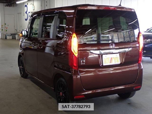 Honda N BOX 2022-01 335989-6