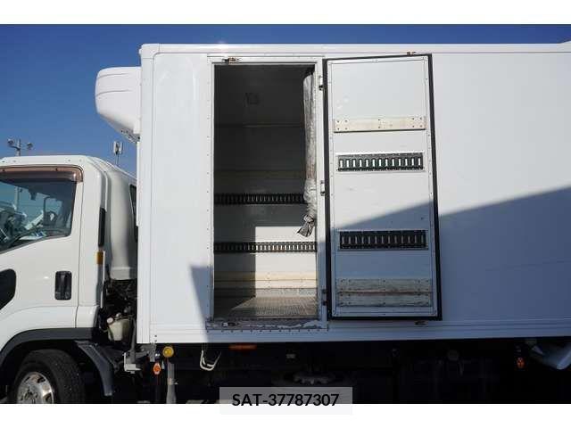 Isuzu FORWARD 2013-02 208200-18