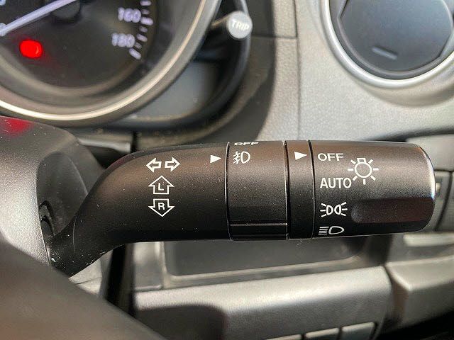 Mazda PREMACY 2016-05 192989-23
