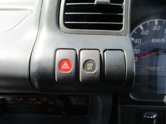 Isuzu ELF TRUCK 2006-03 3355-18
