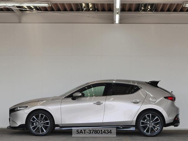 Mazda MAZDA3 2022-01 277393-5