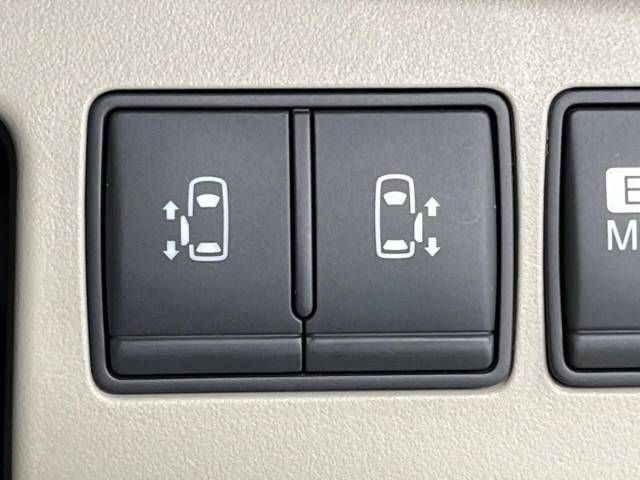 Nissan SERENA 2012-11 10215-5