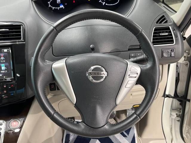 Nissan SERENA 2012-11 10215-11